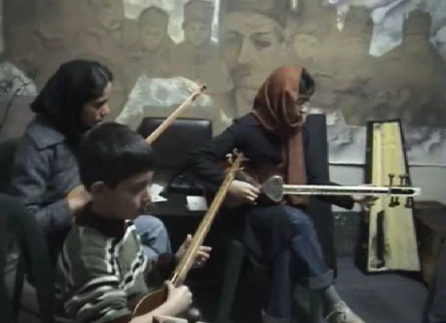 تمرین گروهی هنرجویان استاد اکبر یاوریان سال 1383